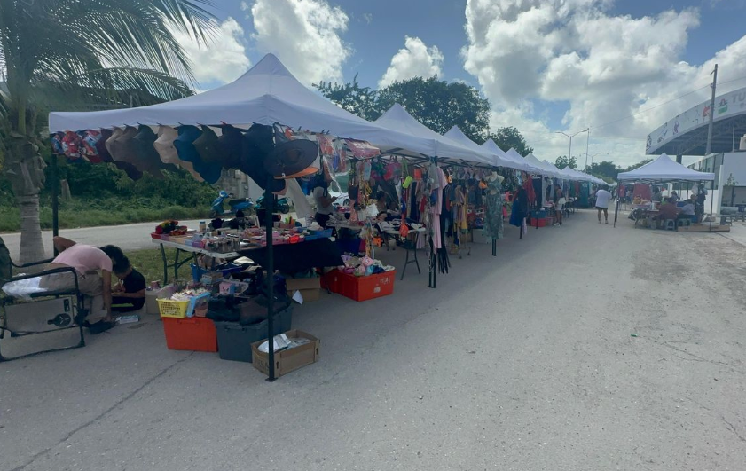 Reubicarán a más de 140 tianguistas de Tulum