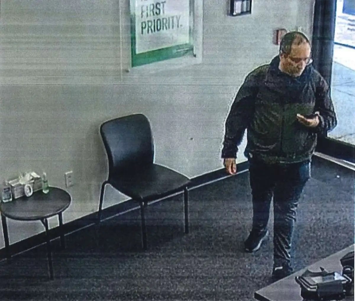 Tirador muerto de la Universidad de Brown es señalado del asesinato de un profesor del MIT