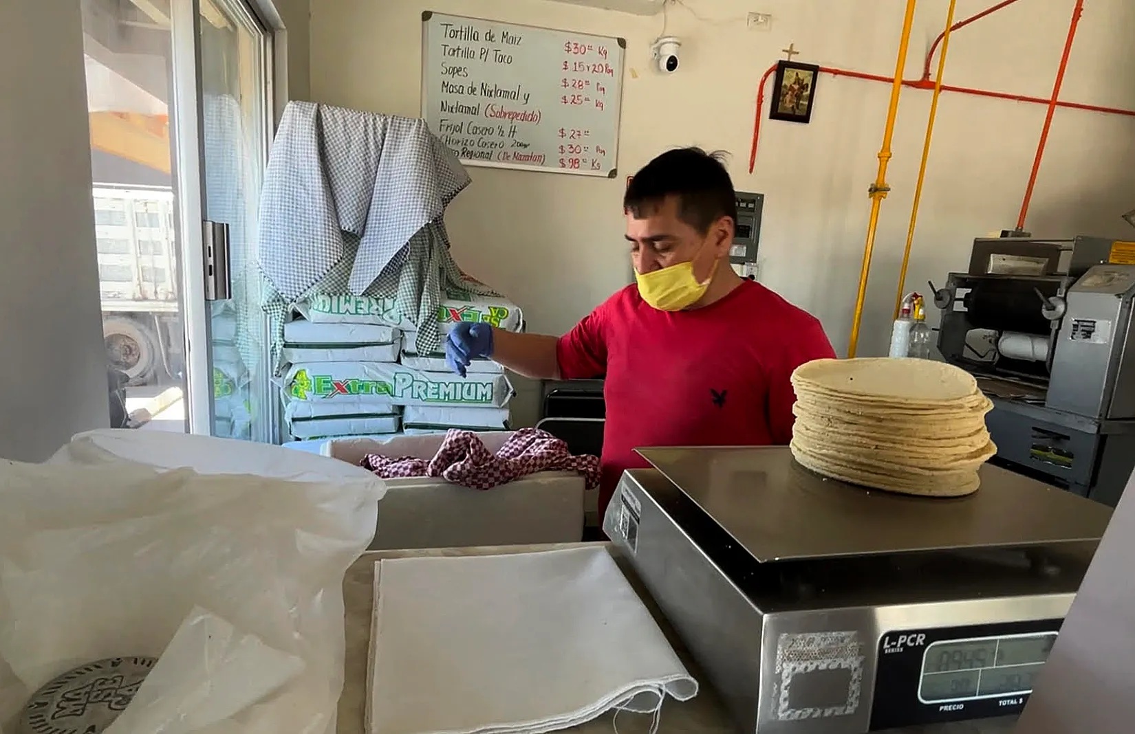 Forcejeo por el aumento a la tortilla