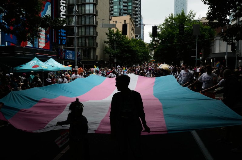 Suprema Corte de EU abre la puerta a restricciones deportivas para estudiantes trans