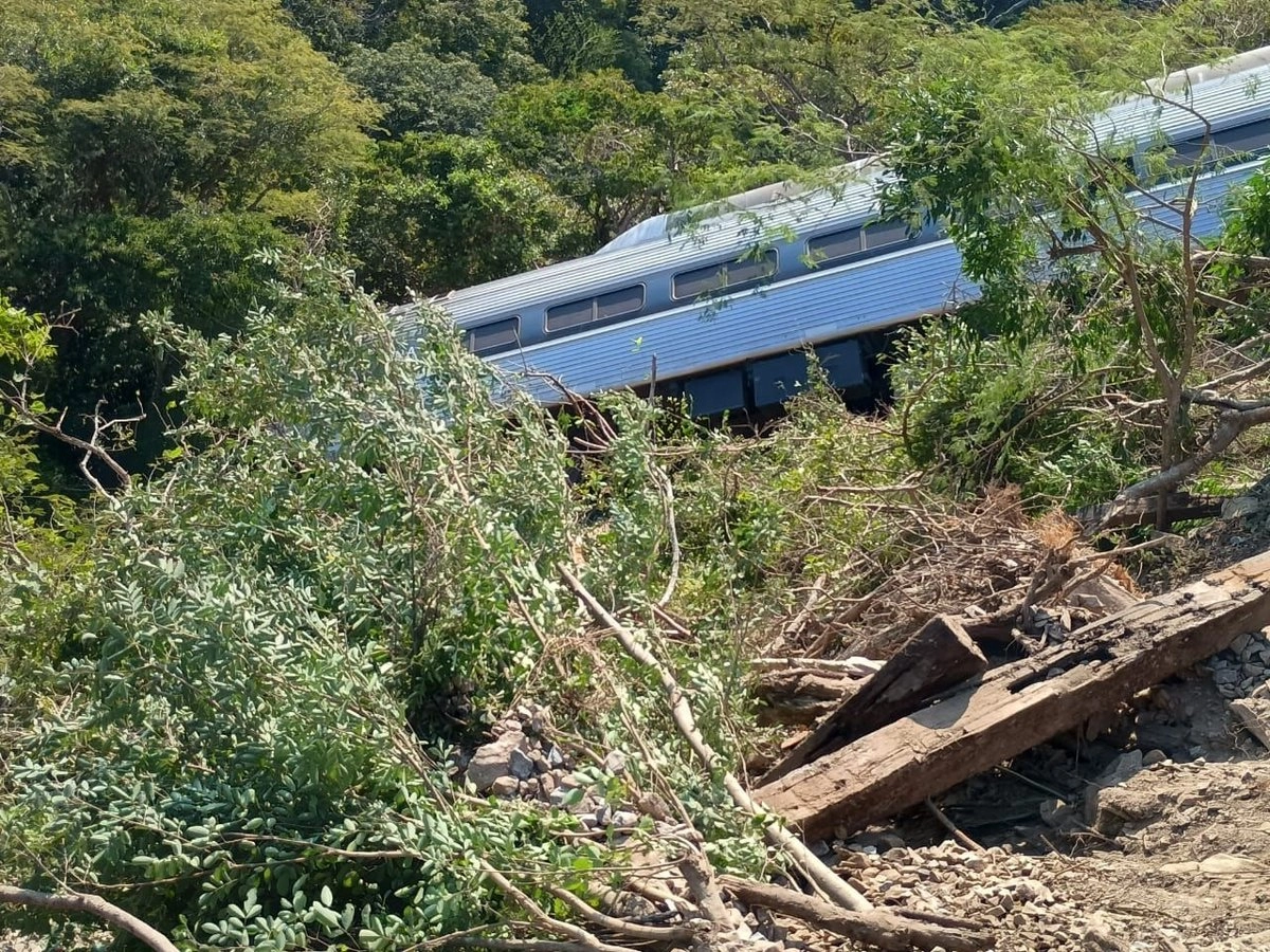 Tren Interoceánico se descarrila en Ixtaltepec, Oaxaca