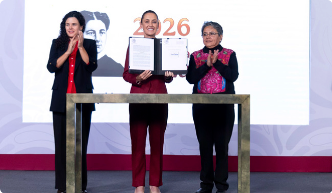 Sheinbaum firma decreto para fortalecer la transparencia en el gobierno de México