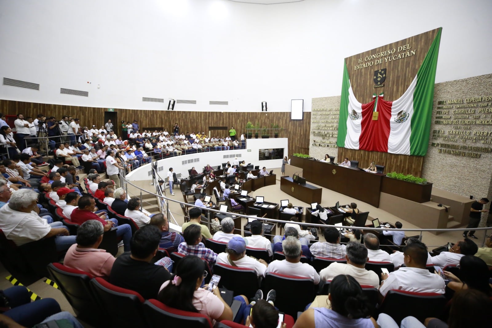 Aprueban modificaciones a la Ley de Transporte, pese a reclamos de la oposición 