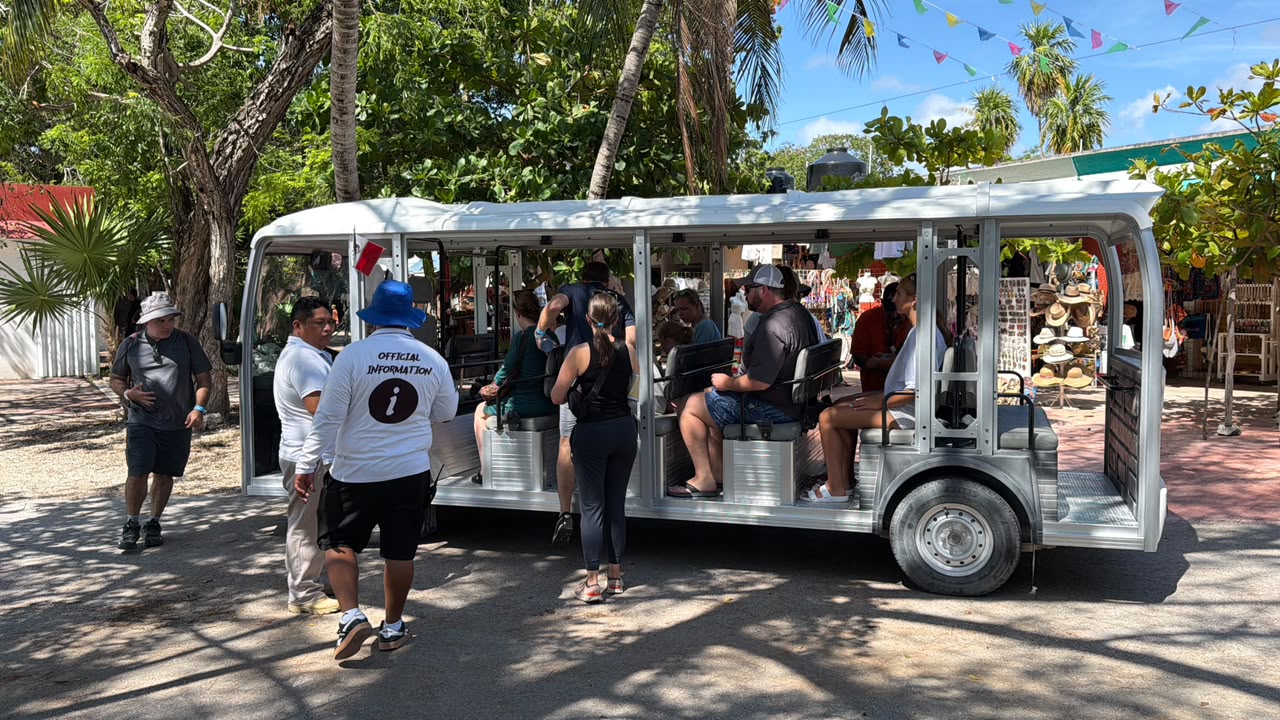 Retoman recorrido del trenecito en la zona arqueológica de Tulum