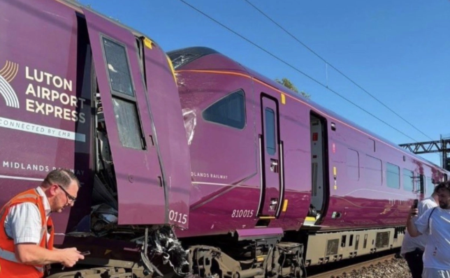 Choque de dos trenes en Londres deja decenas de heridos
