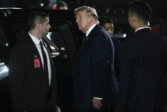 Trump, implicado en varias operaciones bursátiles con grandes empresas de EU