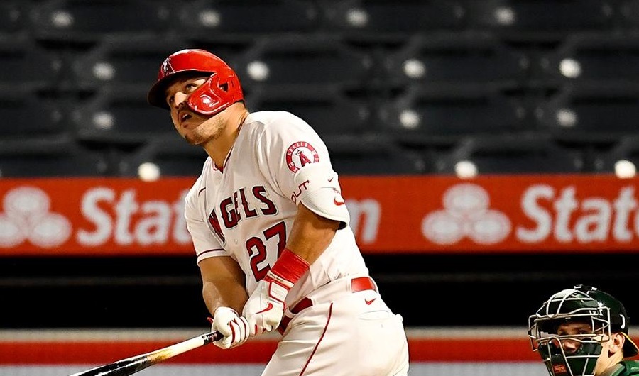 Trout y Betts encabezan lista de los mejores peloteros de posición