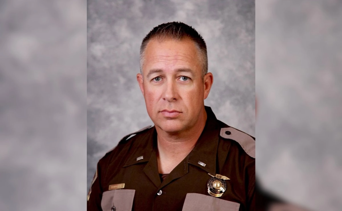 Trump nombra a un ex policía como nuevo director del ICE