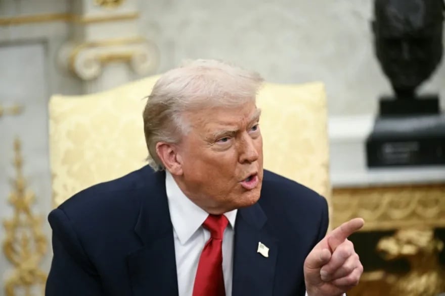 Trump amenaza con retirar la licencia de 'ABC' tras las preguntas ''polémicas'' de una periodista