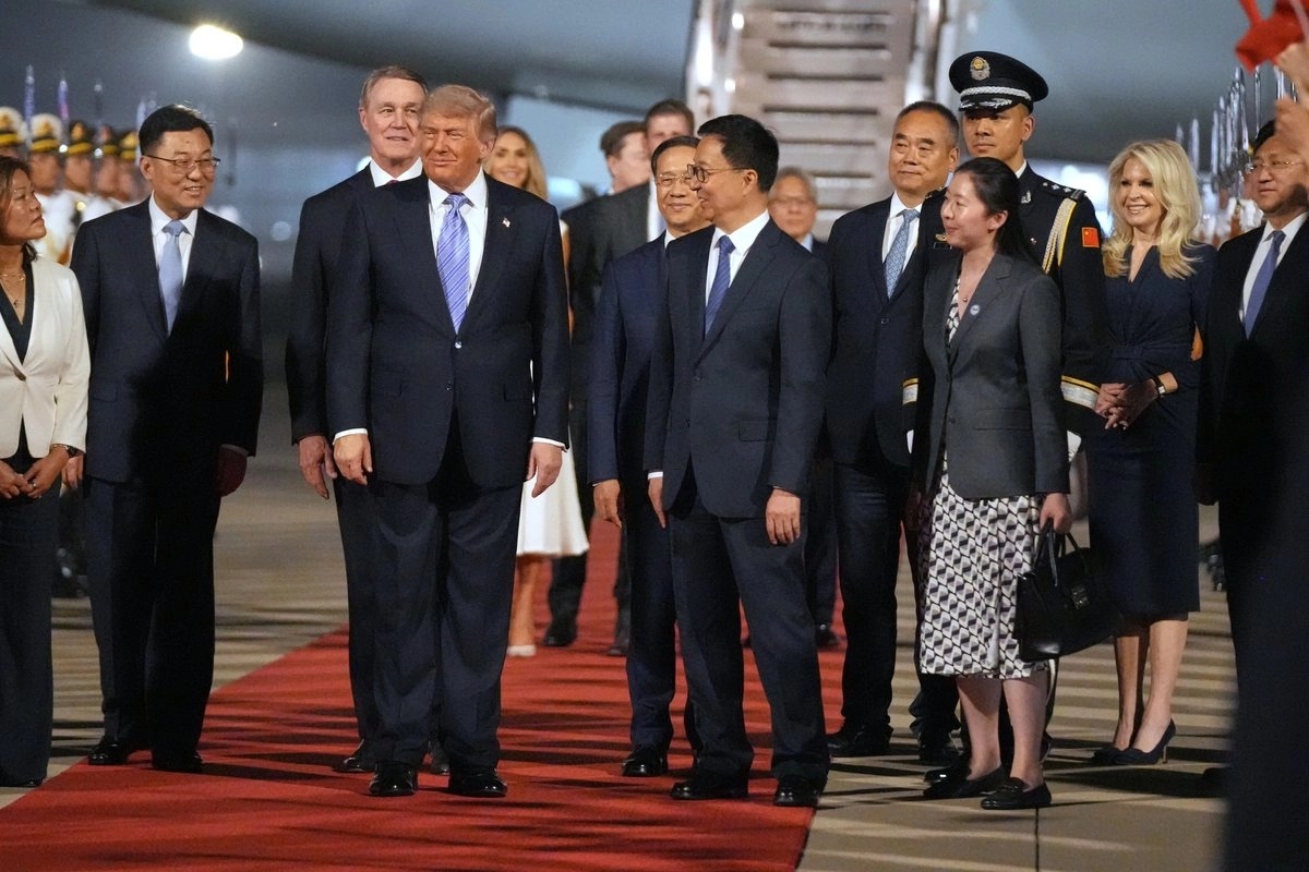 Trump llega a China con Musk; pide a Xi Jinping ''abrir'' el mercado a la IA