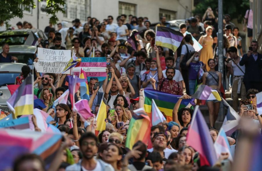 Turquía bloquea en X cuentas de colectivos LGBTTTI y organizaciones feministas