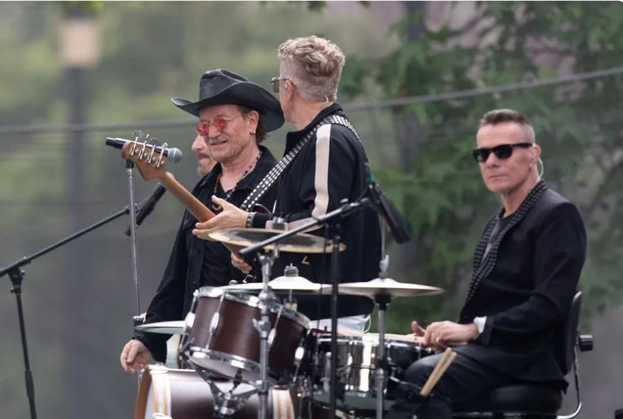 U2 convierte el Centro Histórico de CDMX en escenario gigante para grabar su nuevo videoclip