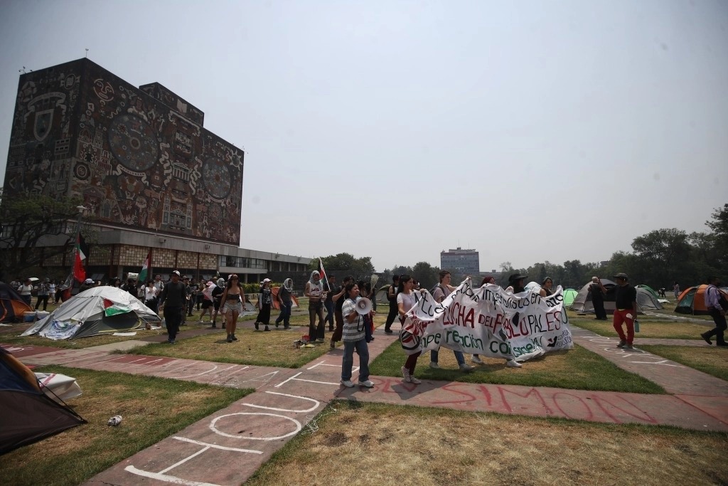 Estudiantes levantan campamento pro Palestina en la Ciudad Universitaria de la UNAM
