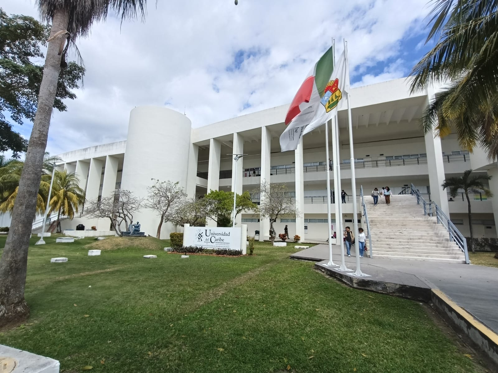 Cada vez más mujeres quieren estudiar ingenierías en la Universidad del Caribe, en Cancún