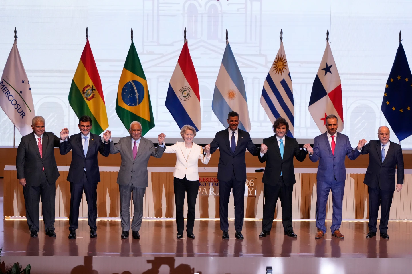 Unión Europea y Mercosur firman tratado que crea la mayor zona de libre comercio del mundo