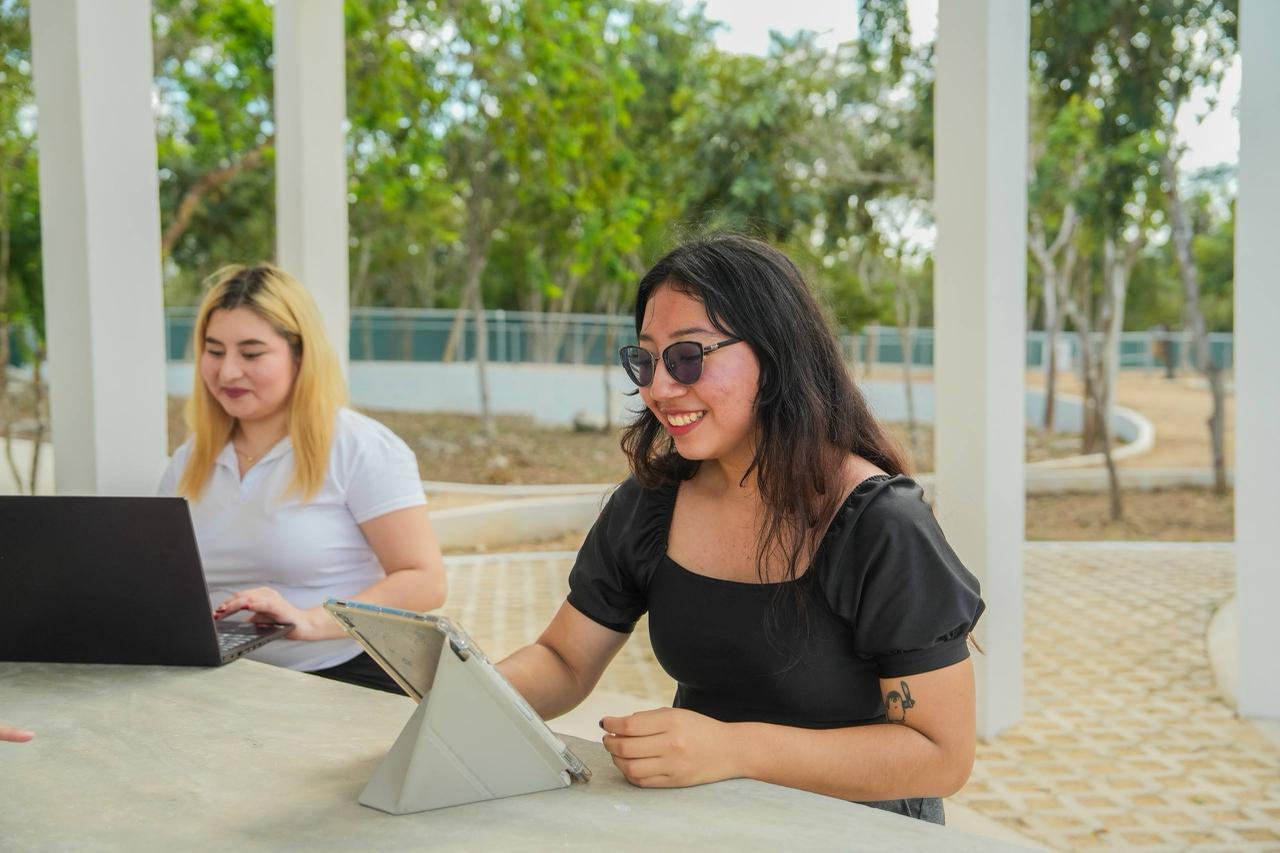 Anuncia Cecilia Patrón Universidad para Mujeres en modalidad híbrida para Mérida 
