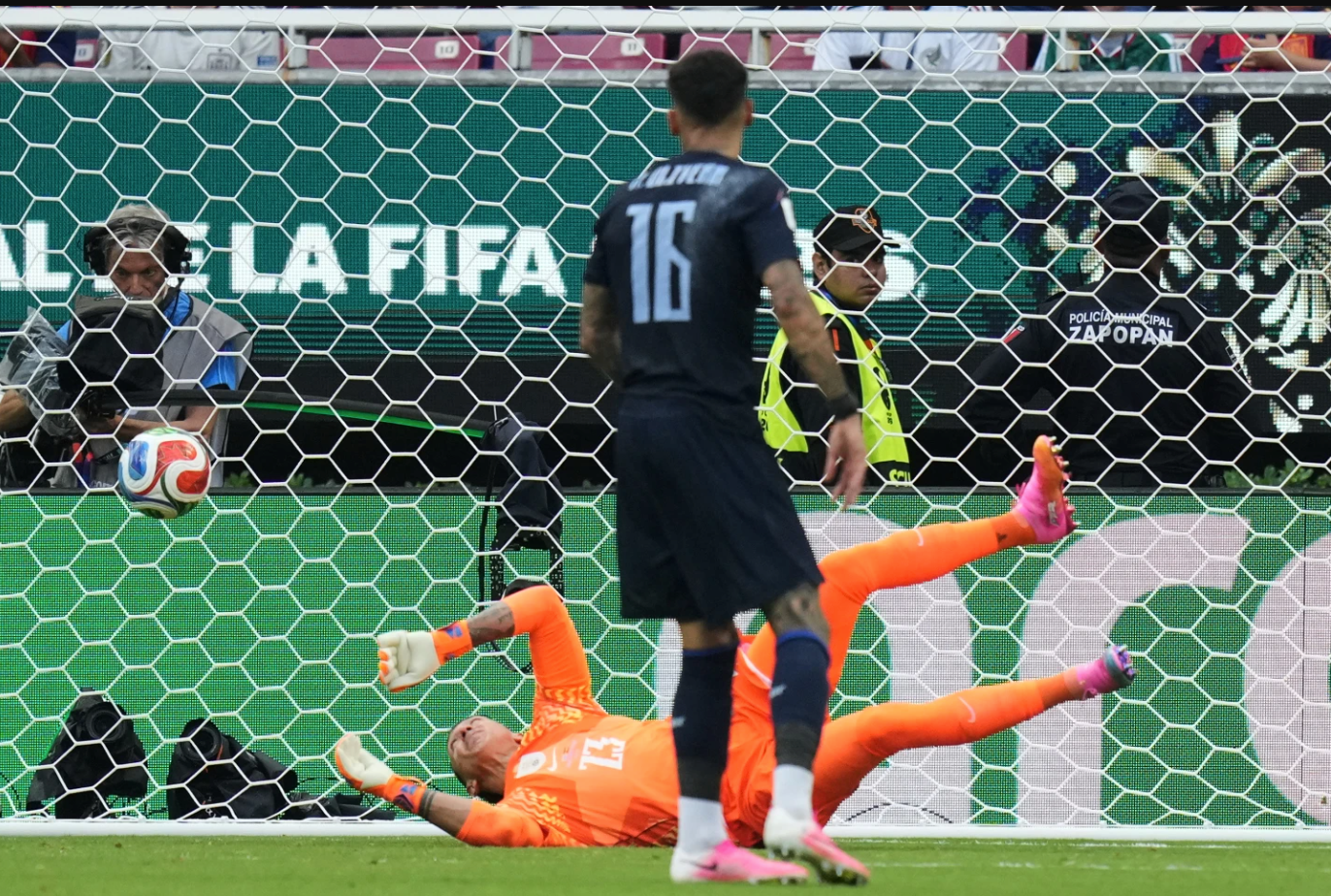 Triunfo de España ante Uruguay perfila a Ecuador como rival de México en dieciseisavos del Mundial