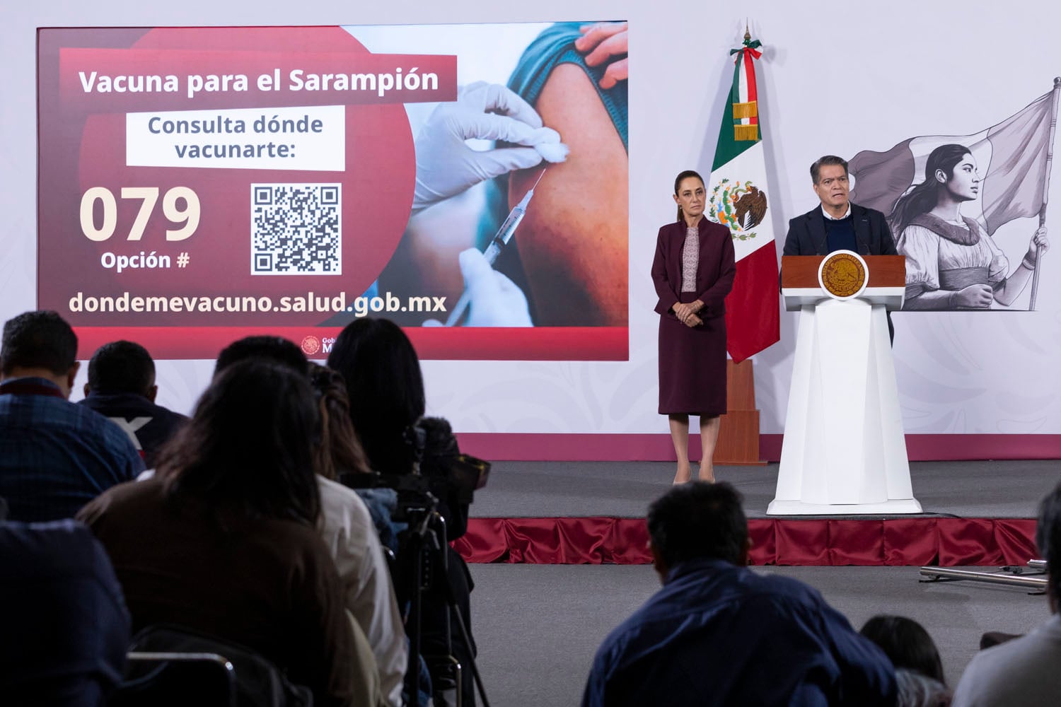 Hay vacunas suficientes contra el sarampión; la meta son 2.5 millones de dosis aplicadas por semana: Sheinbaum