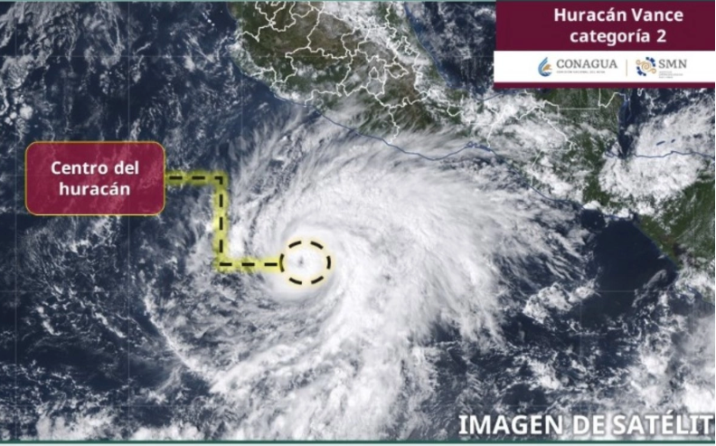 Huracán 'Vance' se intensifica a categoría 2 y amenaza con lluvias y oleaje en Guerrero