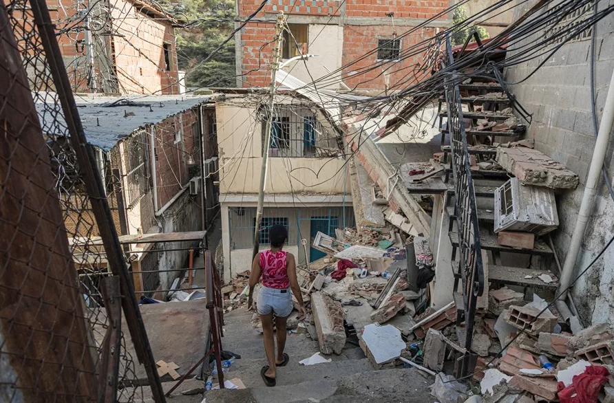 Sube a mil 719 la cifra de muertos y a 5 mil 34 los heridos por el doble terremoto en Venezuela
