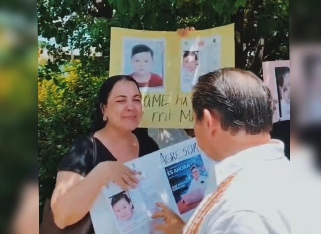 Santiago, menor sustraído por su padre en Mérida, regresa a casa con su mamá 