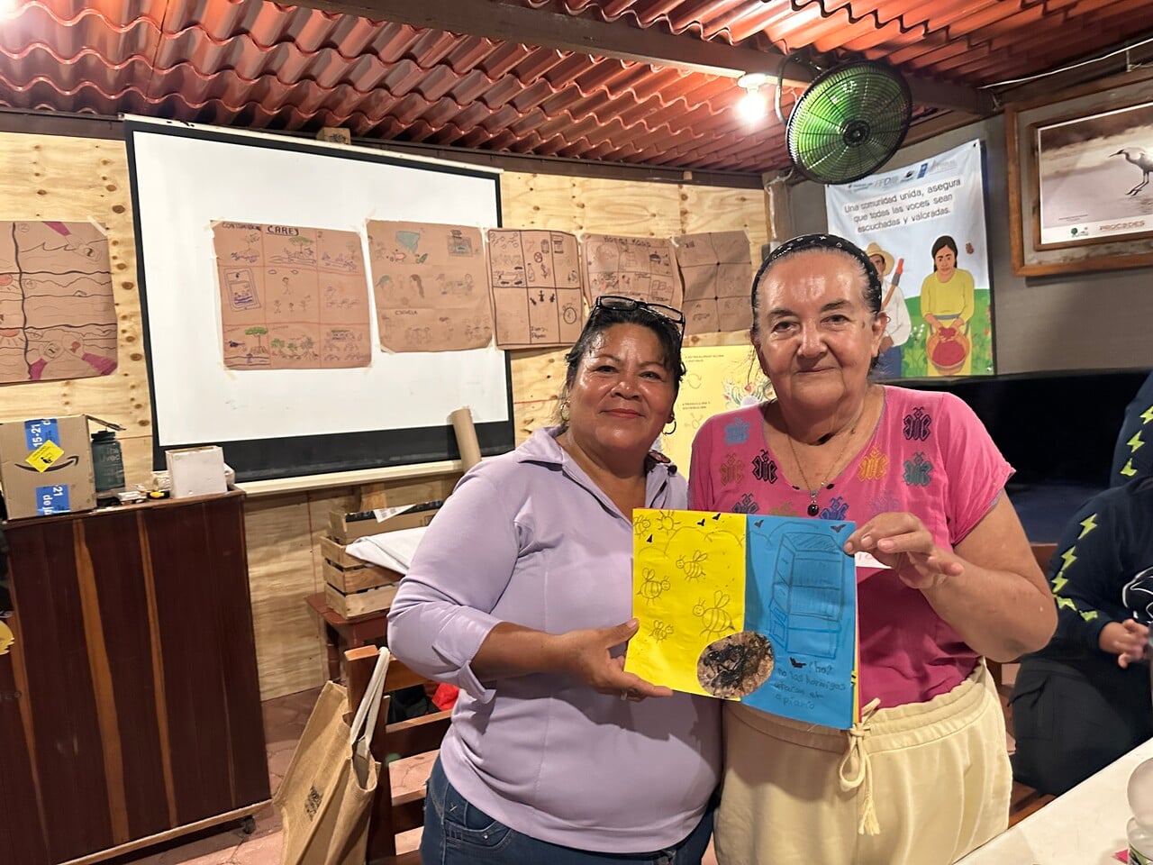 Cooperativa Agroindustria Honey Kaab fomenta la apicultura en Isla Arena, Campeche