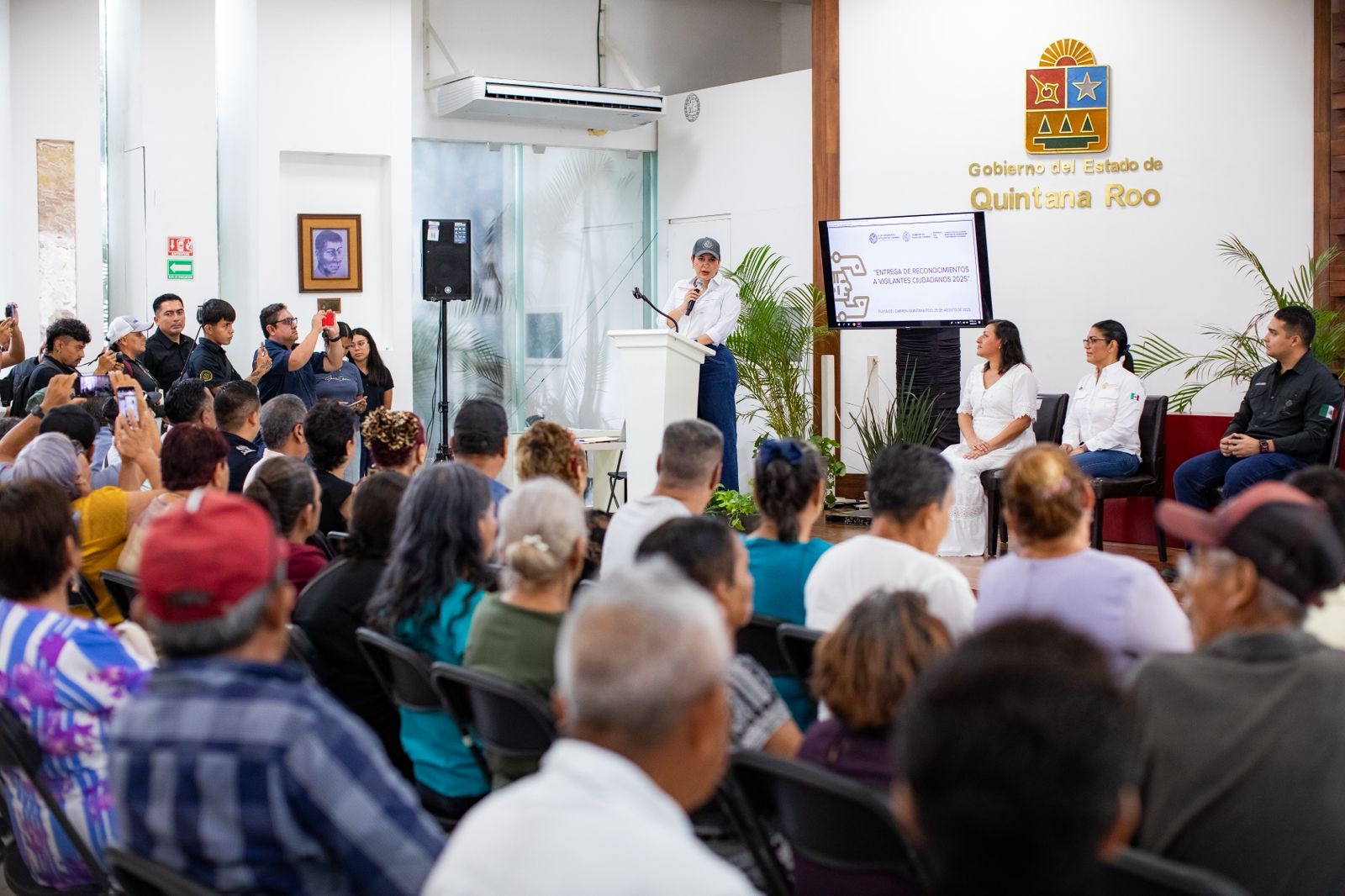 En Playa del Carmen, reconocen a adultos mayores del programa Vigilantes Ciudadanos