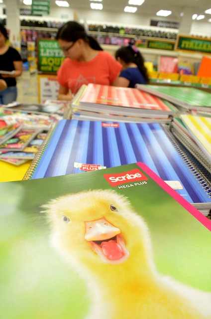 Padres de familia ahorrarán con entrega de útiles escolares