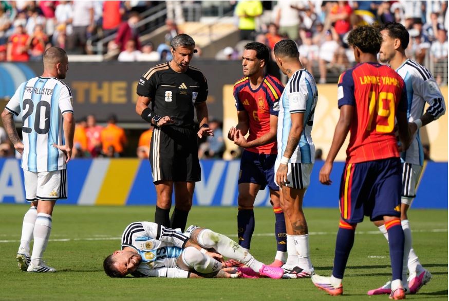 Slavko Vincic anuncia su retiro días después de arbitraje polémico de final del Mundial 2026