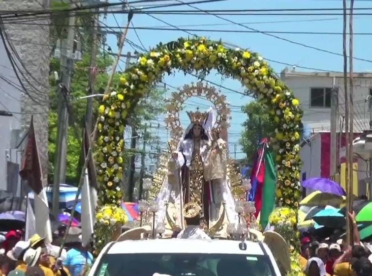 Virgen del Carmen recorre las calles de la isla