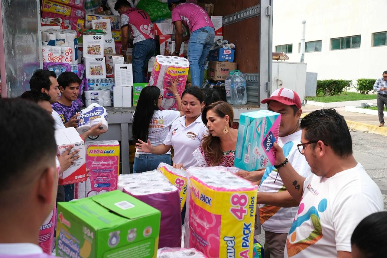 Salen de QRoo camiones con ayuda humanitaria para estados afectados por lluvias