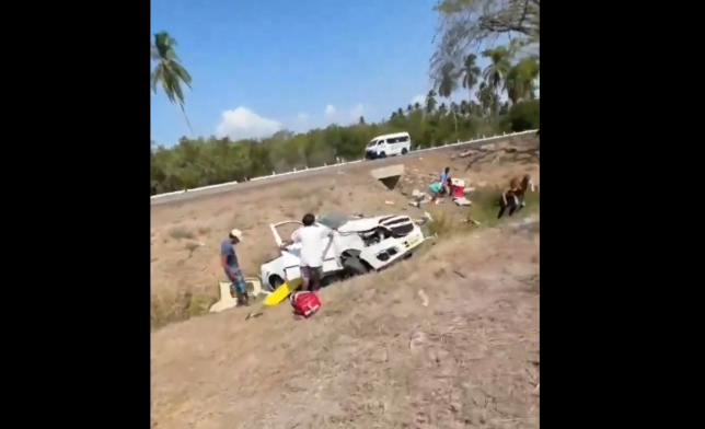 Volcadura de una camioneta en Acapulco deja cinco personas fallecidas y ocho más heridas