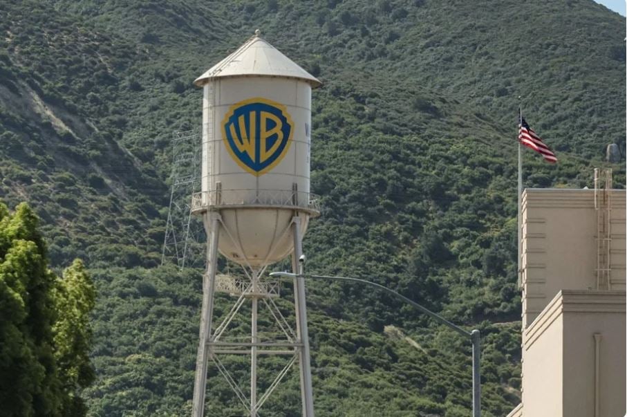 Warner reporta una pérdida de 2 mil 900 millones de dólares derivada del acuerdo de fusión con Paramount