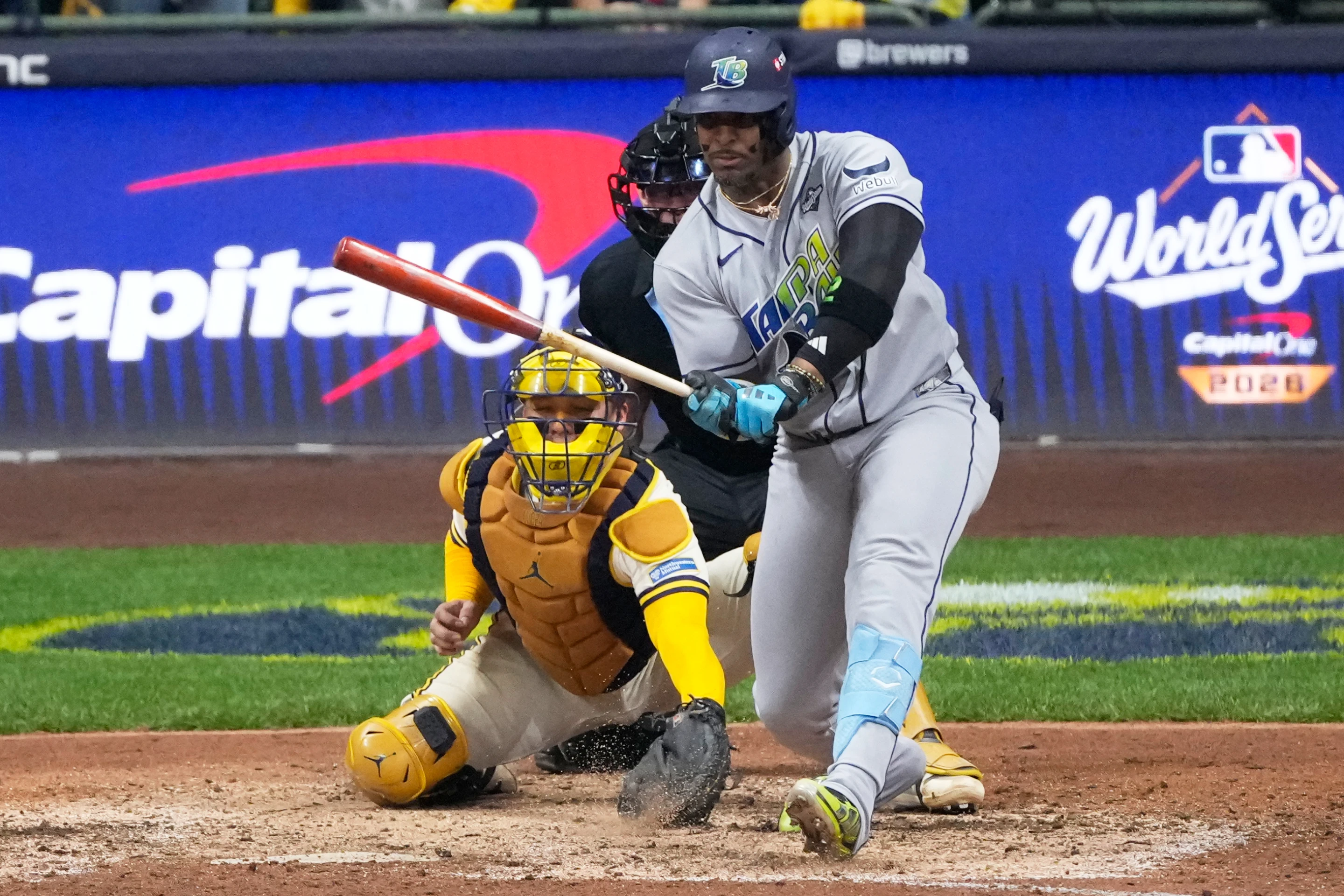 Peralta busca darle a Tampa Bay un triunfo vital al reanudarse la Serie Mundial