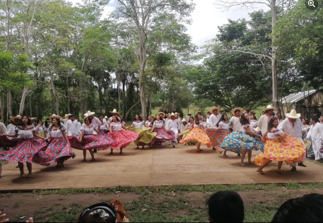 Bordado en favor de la salud