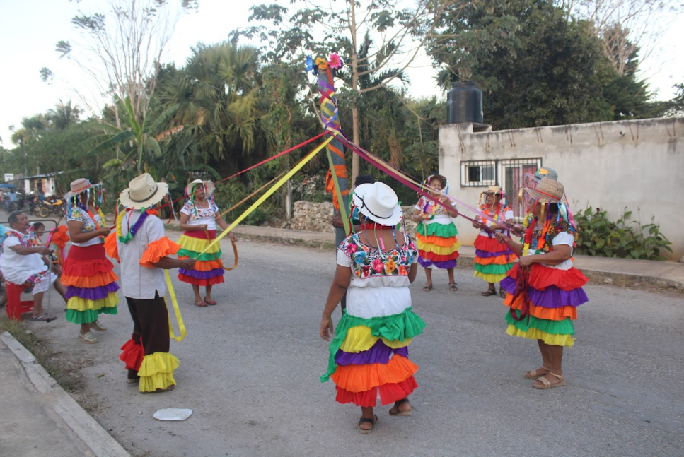 Los Xtoles, tradicion viva del carnaval de Yaxcaba