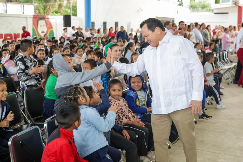 Inicia la construcción de comedores escolares en 23 municipios de Yucatán