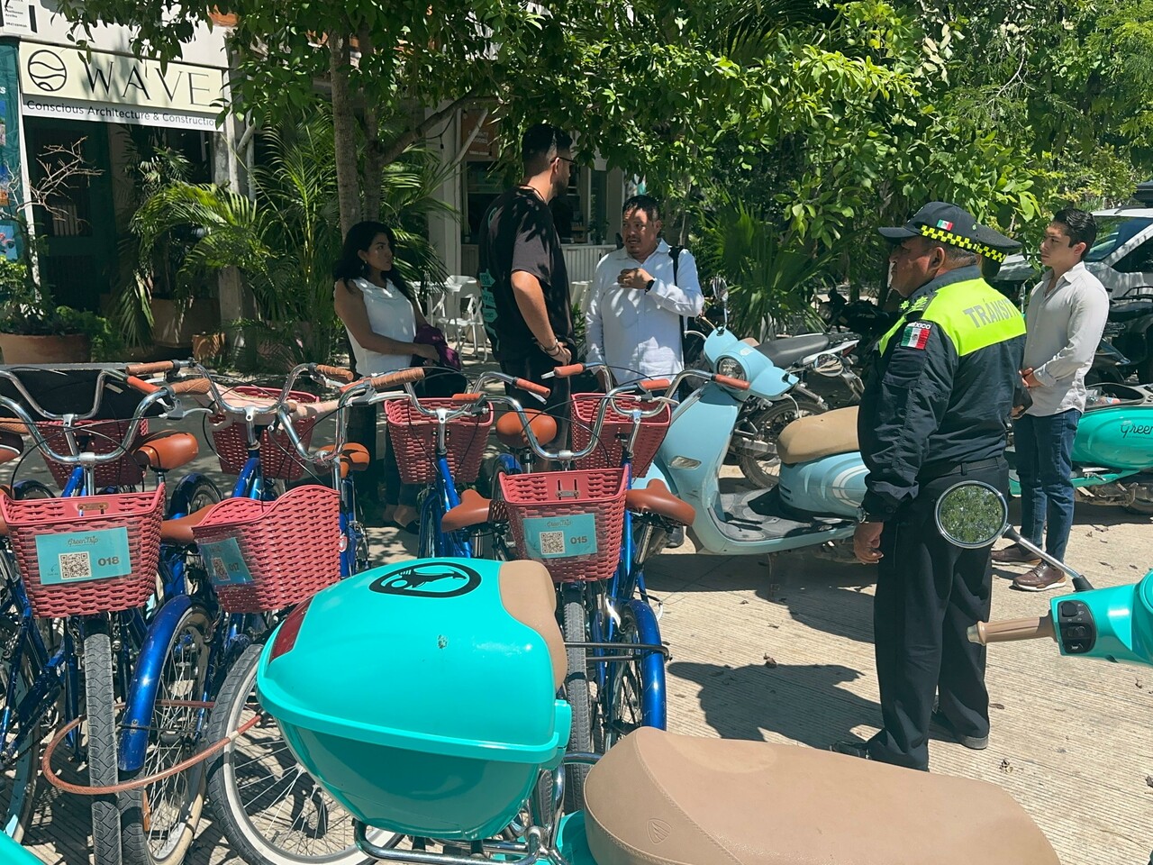 Tránsito de Tulum implementa operativo para liberar espacios públicos en Aldea Zamá