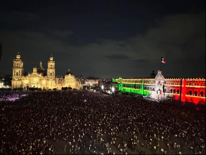 Grito de Independencia 2026: miles de personas llegan al Zócalo de CDMX