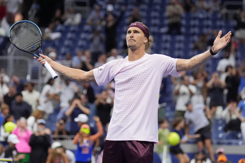 Zverev reacciona a tiempo y evita caer en la primera ronda del US Open